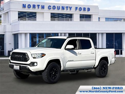 Used 2021 Toyota Tacoma SR5 image 1