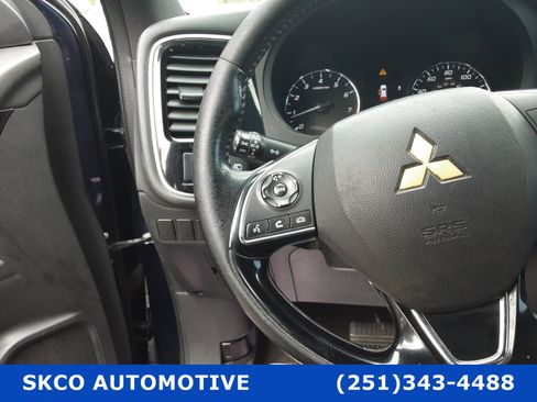 Used 2018 Mitsubishi Outlander LE image 19
