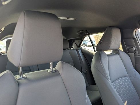 Used 2025 Toyota Corolla SE image 3