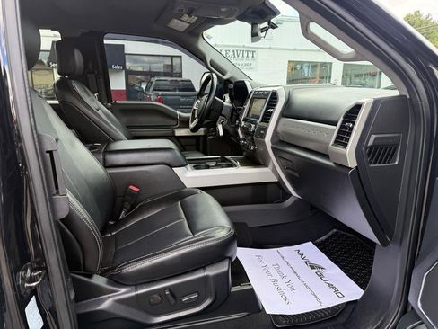 Used 2021 Ford F350 Lariat w/ Chrome Package image 21