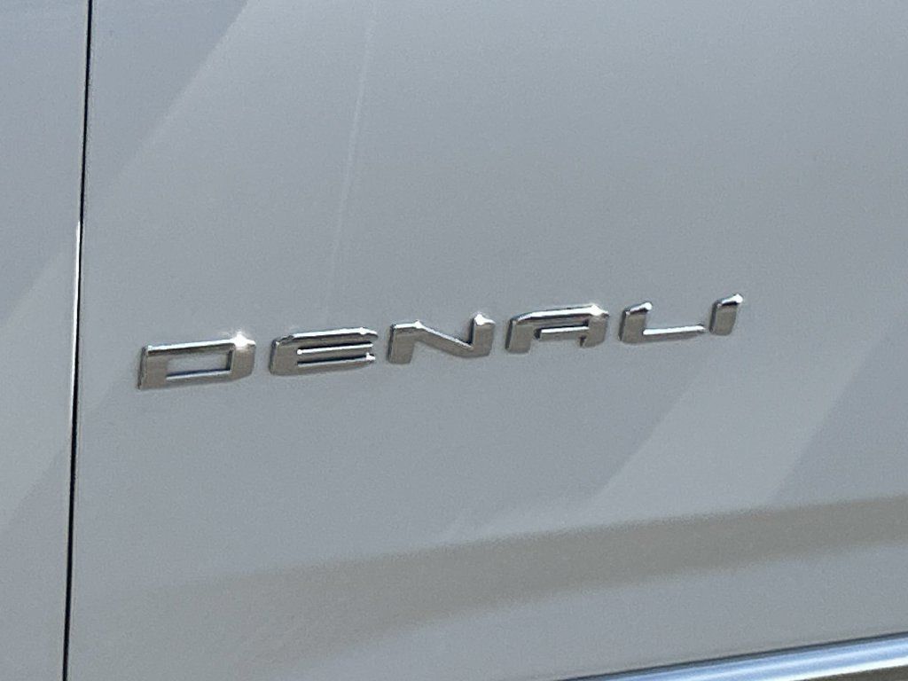 Used 2023 GMC Yukon XL Denali RWD image 33