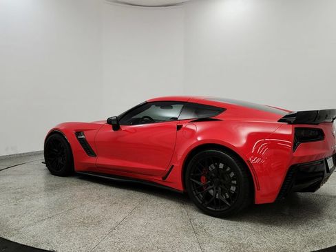 Used 2015 Chevrolet Corvette Z06 w/ Chrome Badge Package RWD image 10