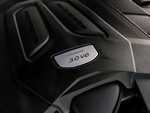 Used 2021 Porsche Cayenne image 57