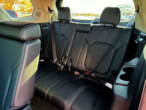 New 2025 Honda Pilot Touring image 24