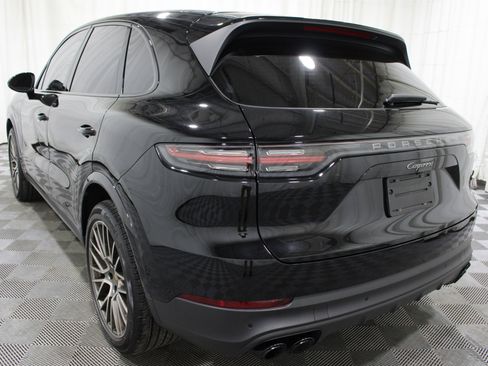 Used 2023 Porsche Cayenne Platinum Edition AWD/4WD image 32