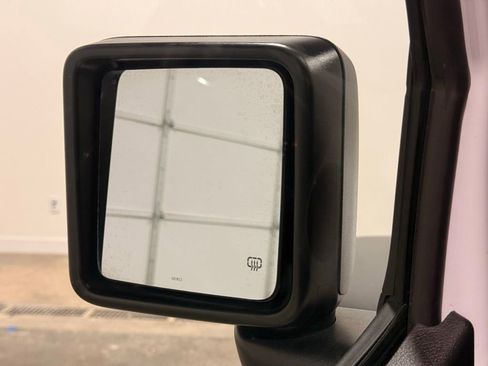 Used 2025 Jeep Wrangler Sport S image 13