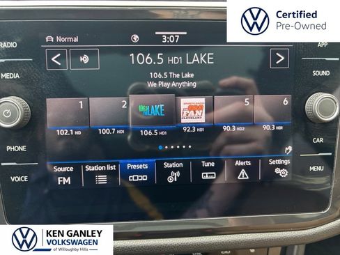 Used 2024 Volkswagen Tiguan SE w/ Panoramic Sunroof Package AWD/4WD image 13