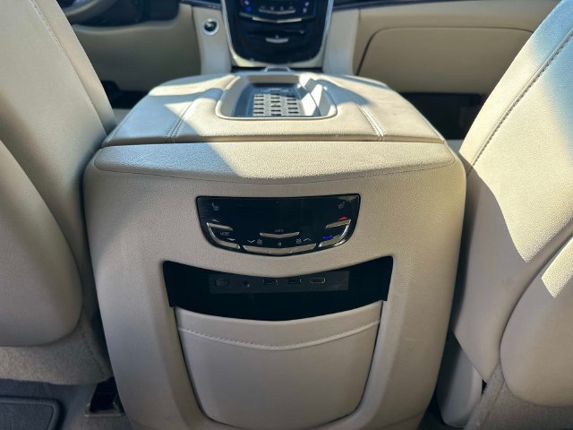 Used 2017 Cadillac Escalade ESV Luxury AWD/4WD image 14
