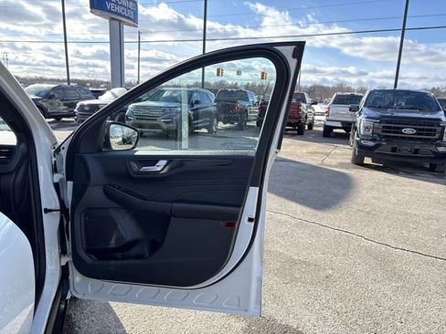 Certified 2023 Ford Escape ST-Line Elite image 27