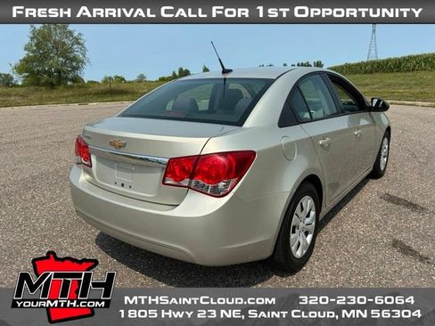 Used 2014 Chevrolet Cruze LS FWD image 8
