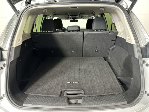 Certified 2024 Nissan Rogue SV FWD image 25
