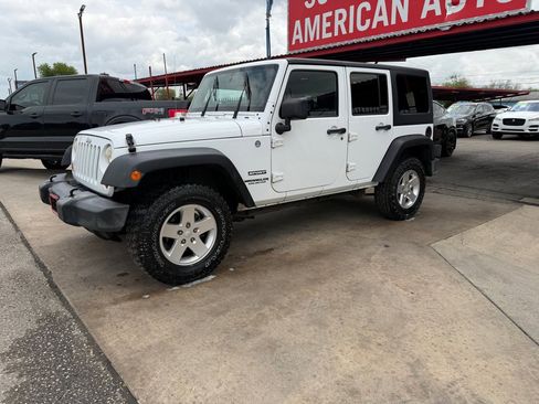 Used 2012 Jeep Wrangler Unlimited Sport image 14
