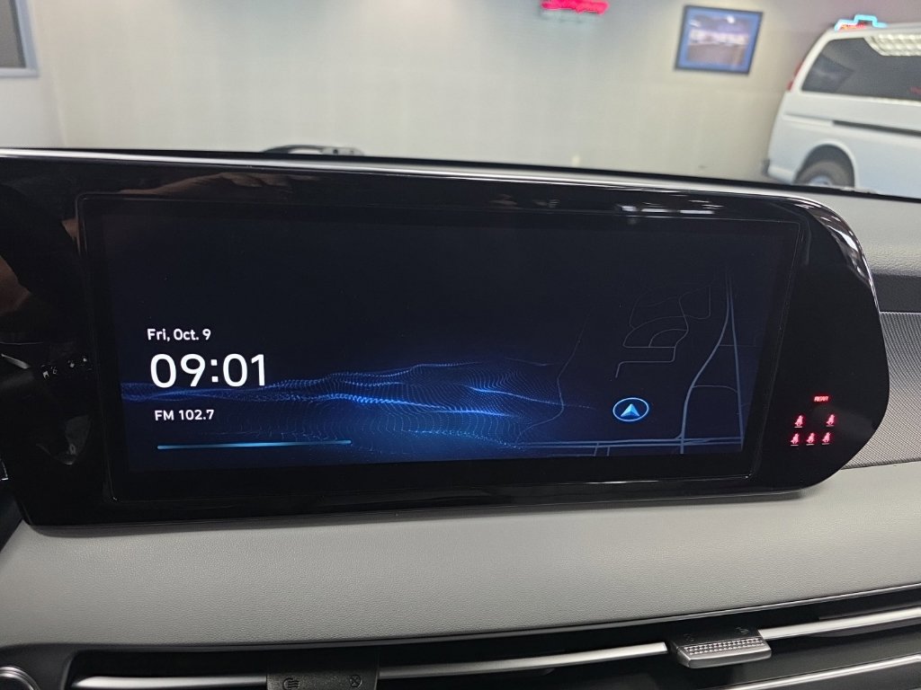 Used 2025 Hyundai Palisade SEL FWD image 15