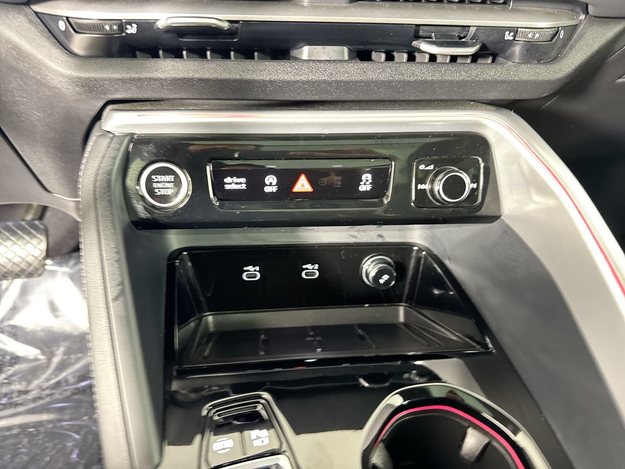 Used 2025 Audi Q5 Premium Plus w/ Premium Plus AWD/4WD image 9