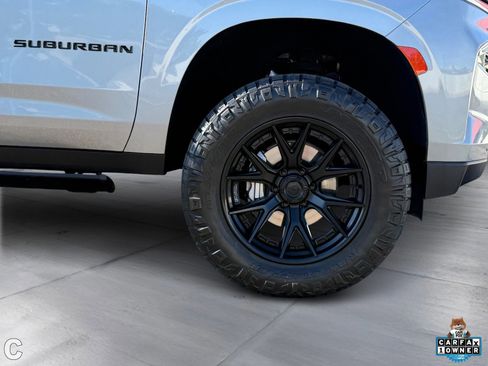 Used 2024 Chevrolet Suburban RST w/ Luxury Package image 8