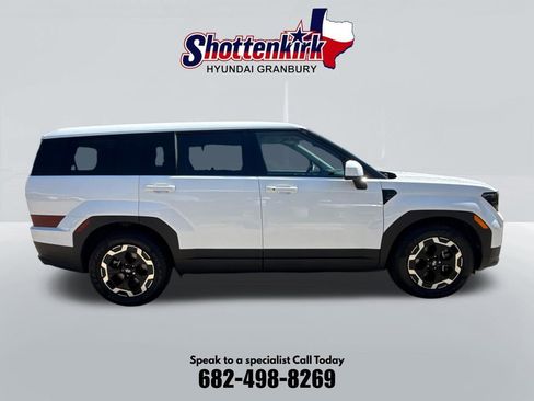 Used 2024 Hyundai Santa Fe SE FWD image 5