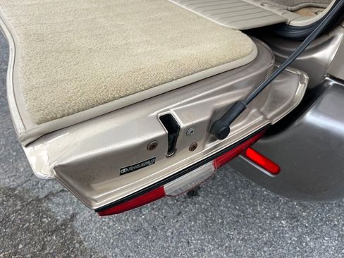 Used 2006 Toyota Land Cruiser image 47