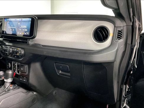 Used 2024 Jeep Wrangler Unlimited Sport AWD/4WD image 19