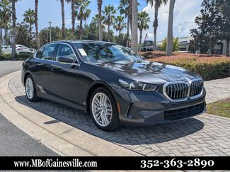 Used 2024 BMW 530i image 1