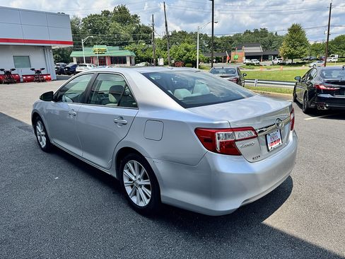 Used 2014 Toyota Camry XLE FWD image 6