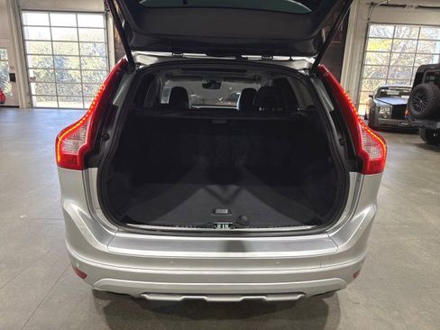 Used 2017 Volvo XC60 T6 Dynamic w/ Climate Package image 15