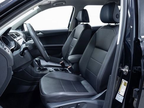 Used 2021 Volkswagen Tiguan SE image 21