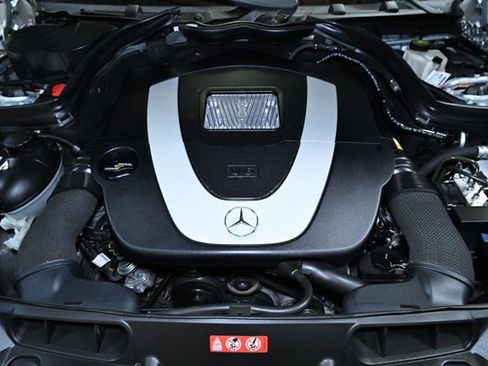 Used 2008 Mercedes-Benz C 300 Sedan image 18