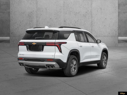 New 2026 Chevrolet Traverse LT w/ Driver Confidence Package image 2