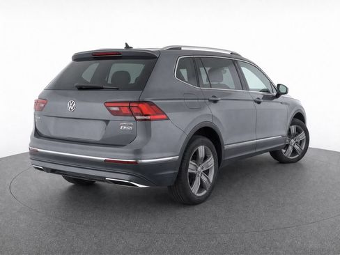 Used 2020 Volkswagen Tiguan SEL w/ Tiguan Two-Row MDO Package AWD/4WD image 8
