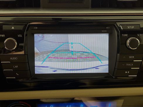 Used 2015 Toyota Corolla LE image 27