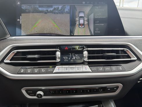 Used 2022 BMW X7 xDrive40i w/ Executive Package image 29