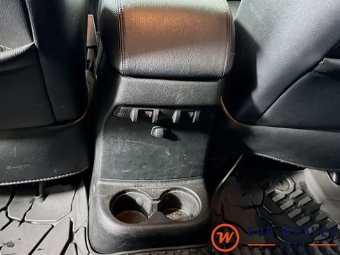 Used 2017 Jeep Wrangler Unlimited Sahara image 28