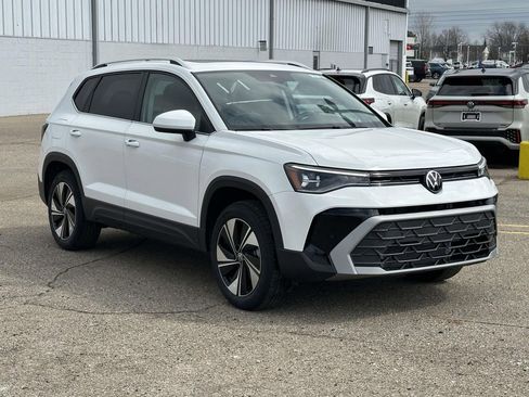 New 2025 Volkswagen Taos SE AWD/4WD image 5