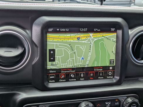 Used 2022 Jeep Gladiator Rubicon w/ LED Lighting Group AWD/4WD image 23
