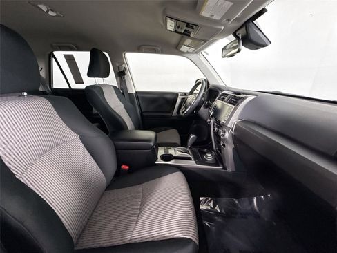 Certified 2024 Toyota 4Runner SR5 AWD/4WD image 40