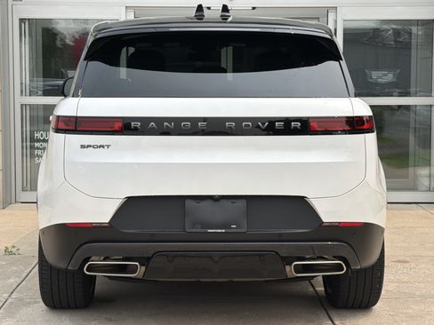 Used 2025 Land Rover Range Rover Sport SE AWD/4WD image 7