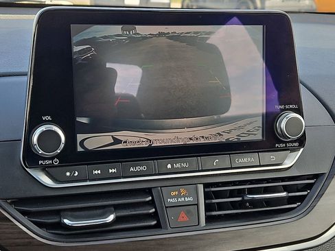 Used 2024 Nissan Altima 2.5 SV FWD image 28