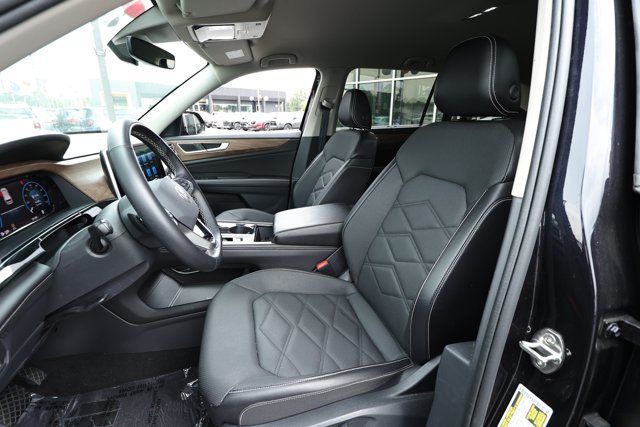 Used 2024 Volkswagen Atlas SE AWD/4WD image 22