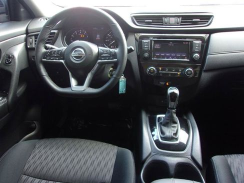 Used 2019 Nissan Rogue S w/ Special Edition Package FWD image 26