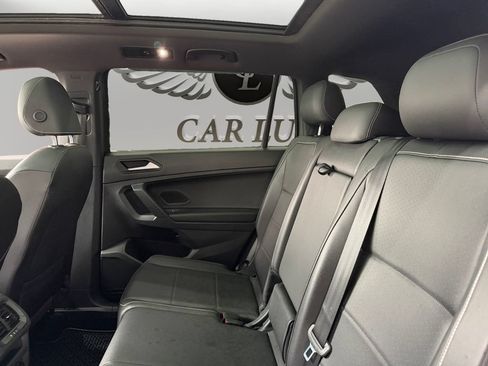 Used 2021 Volkswagen Tiguan SE R-Line FWD image 13