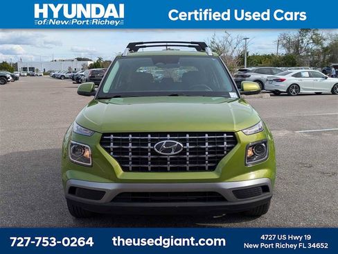 Certified 2024 Hyundai Venue SEL image 8