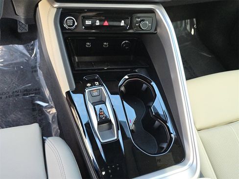 New 2025 Audi Q5 Prestige image 28