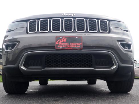 Used 2018 Jeep Grand Cherokee Limited AWD/4WD image 5