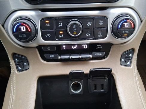 Used 2018 GMC Yukon XL SLT w/ Premium Edition image 29