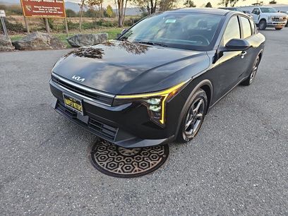 New 2025 Kia K4 LXS