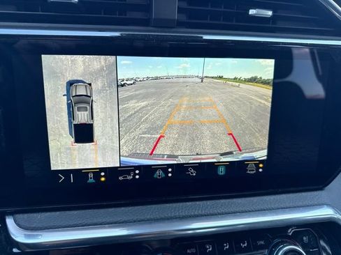 Used 2023 GMC Sierra 1500 Denali w/ Denali Reserve Package AWD/4WD image 13