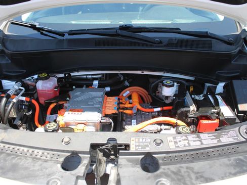 Used 2023 Chevrolet Bolt EUV LT FWD image 29