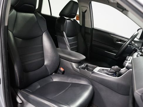 Used 2021 Toyota RAV4 XLE Premium FWD image 27