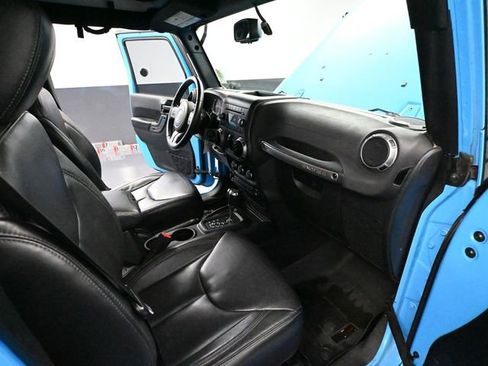 Used 2018 Jeep Wrangler Unlimited Sahara image 42