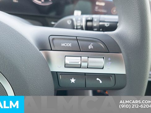 Certified 2026 Hyundai Kona SE image 23